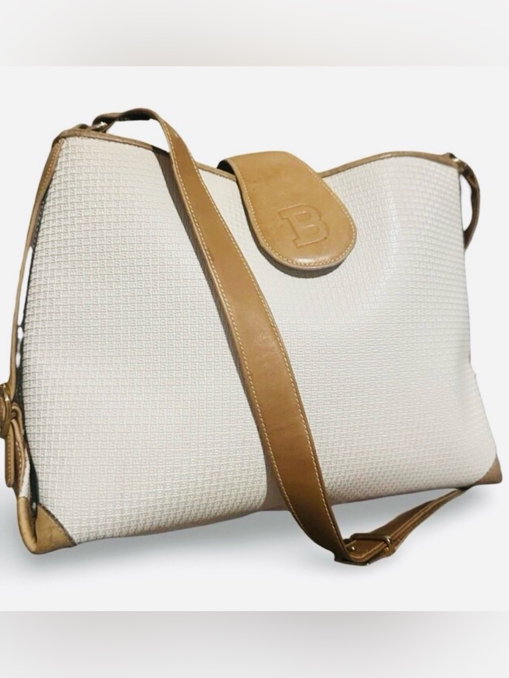Bally 🤍embossed front B flap *RARE* white/cream embossed B monogram leather bag